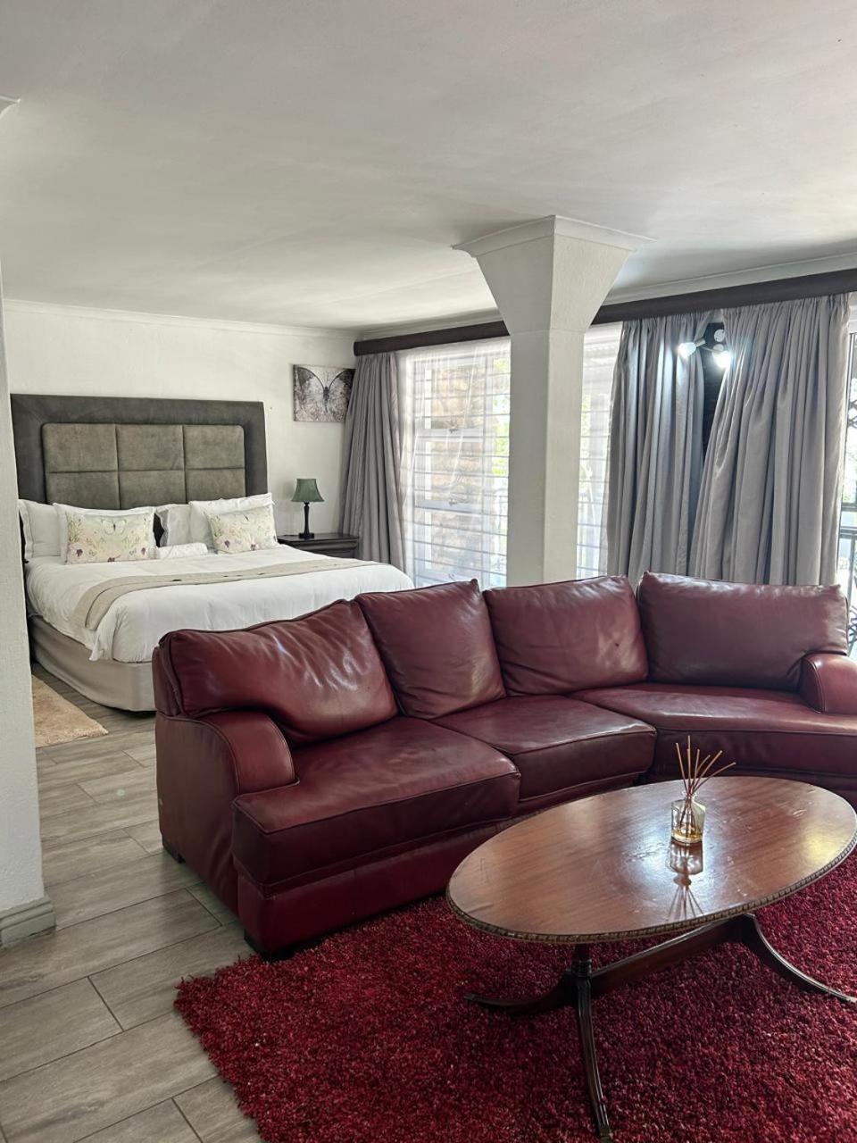 Calla Lily Guesthouse Mbombela Eksteriør billede