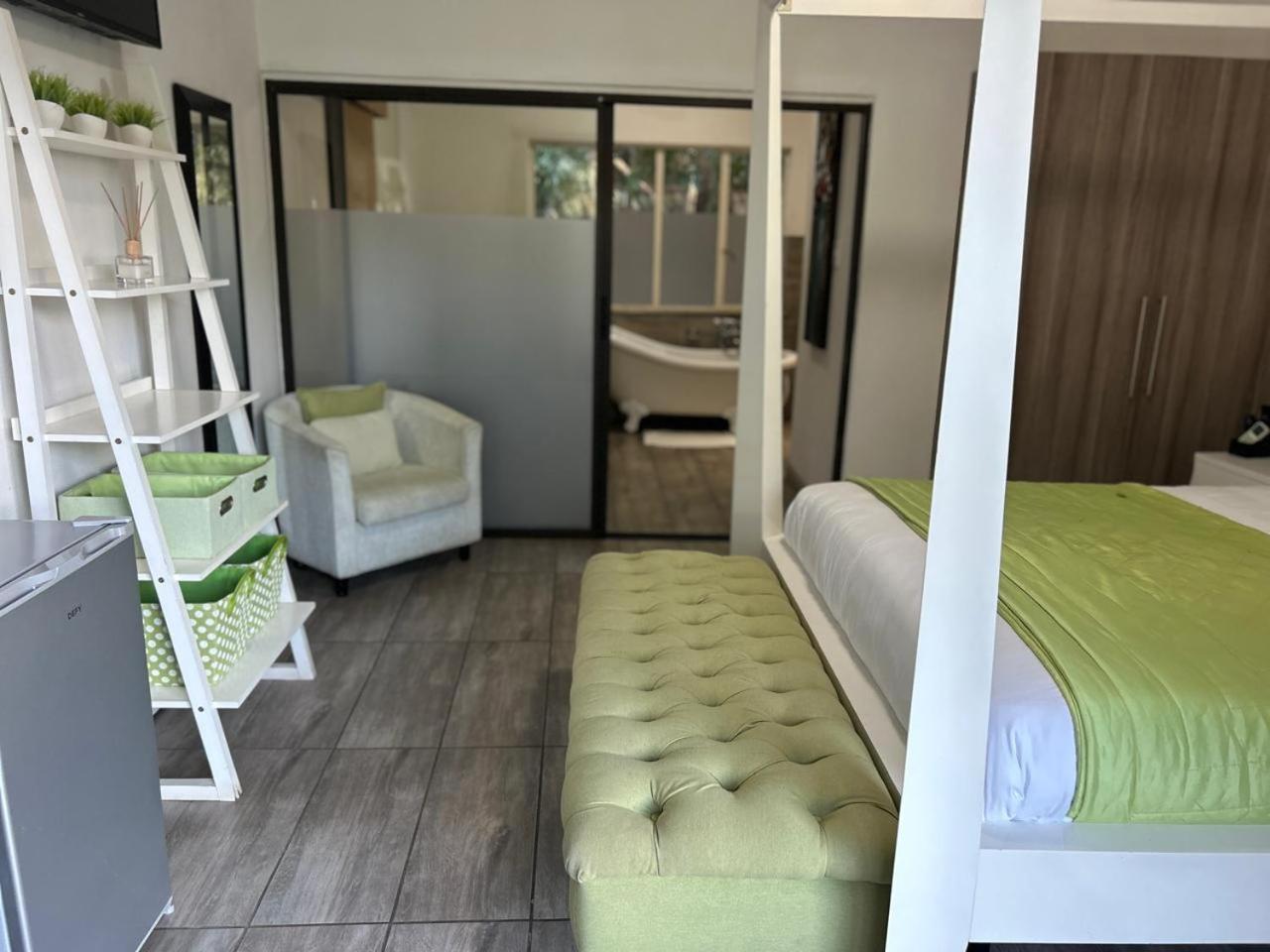 Calla Lily Guesthouse Mbombela Eksteriør billede