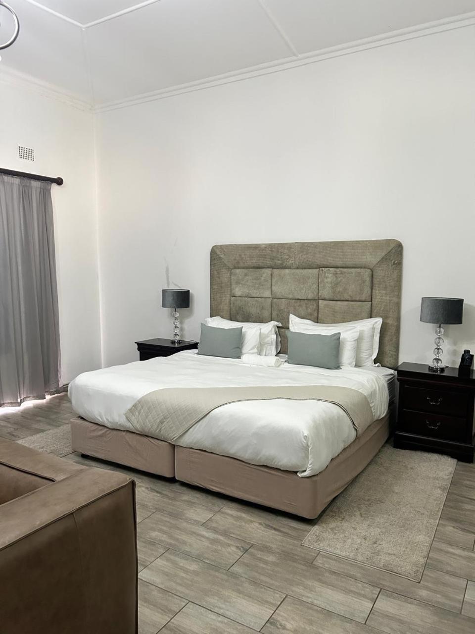Calla Lily Guesthouse Mbombela Eksteriør billede