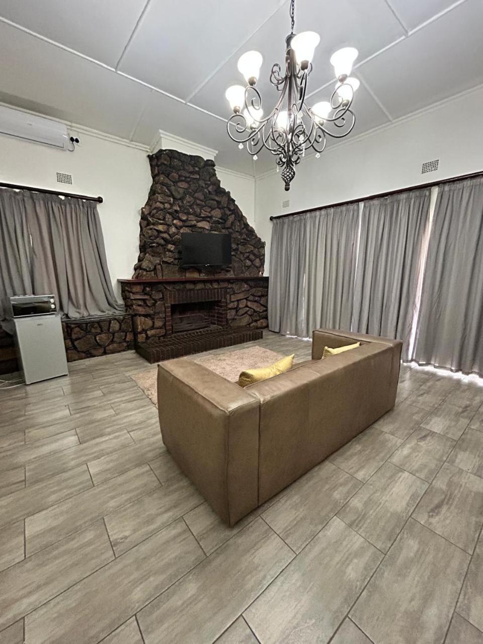 Calla Lily Guesthouse Mbombela Eksteriør billede